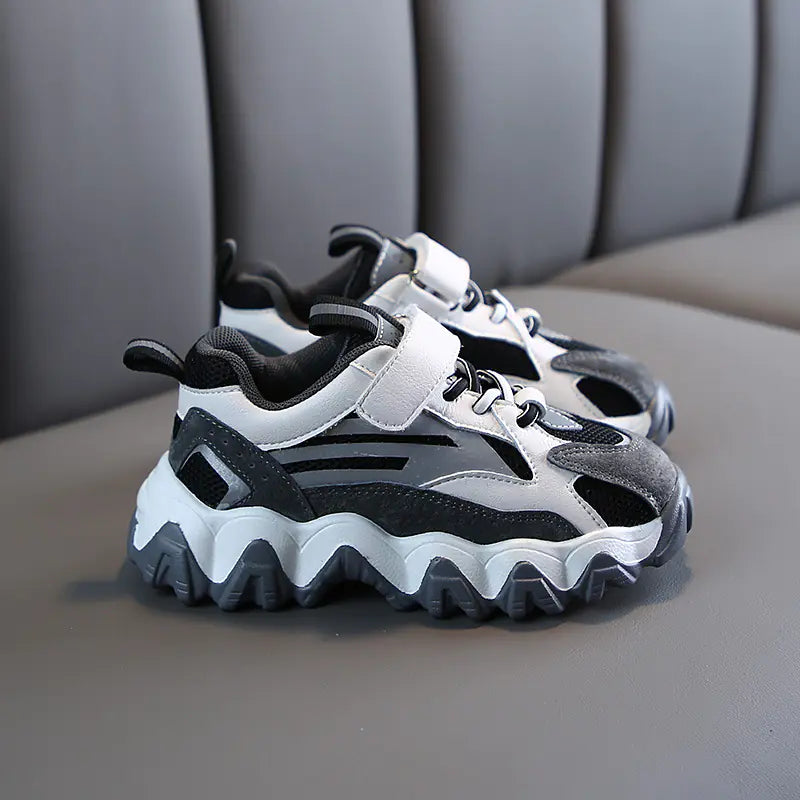 2020 Fashionable Velcro Sports Shoes for Kids